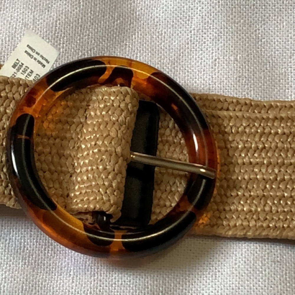 Stylish Tan Woven Belt with Tortoiseshell Buckle